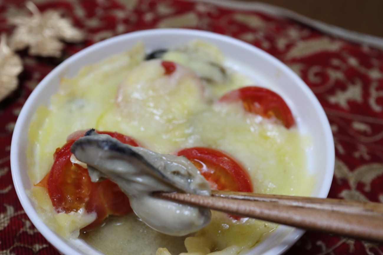 牡蠣とトマトのチーズ焼き