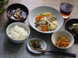 定食形式で食べるとバランスが整う